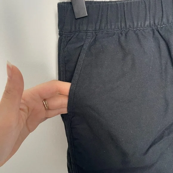 Madewell Pull On Shorts In Almost Black - Picture 7 of 10